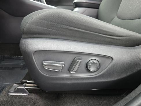 Used 2025 Toyota RAV4 XLE image 27