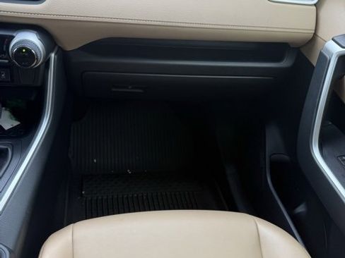 Used 2023 Toyota RAV4 XLE Premium image 32