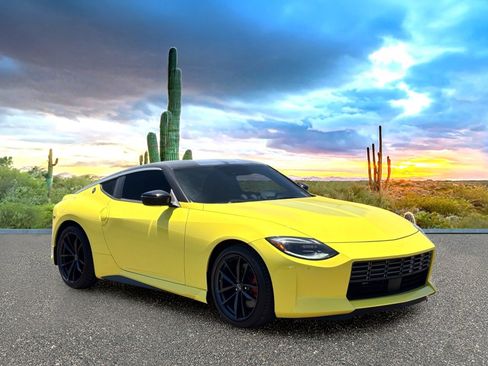 Used 2023 Nissan Z w/ Floor Mat Package (L93) RWD image 7