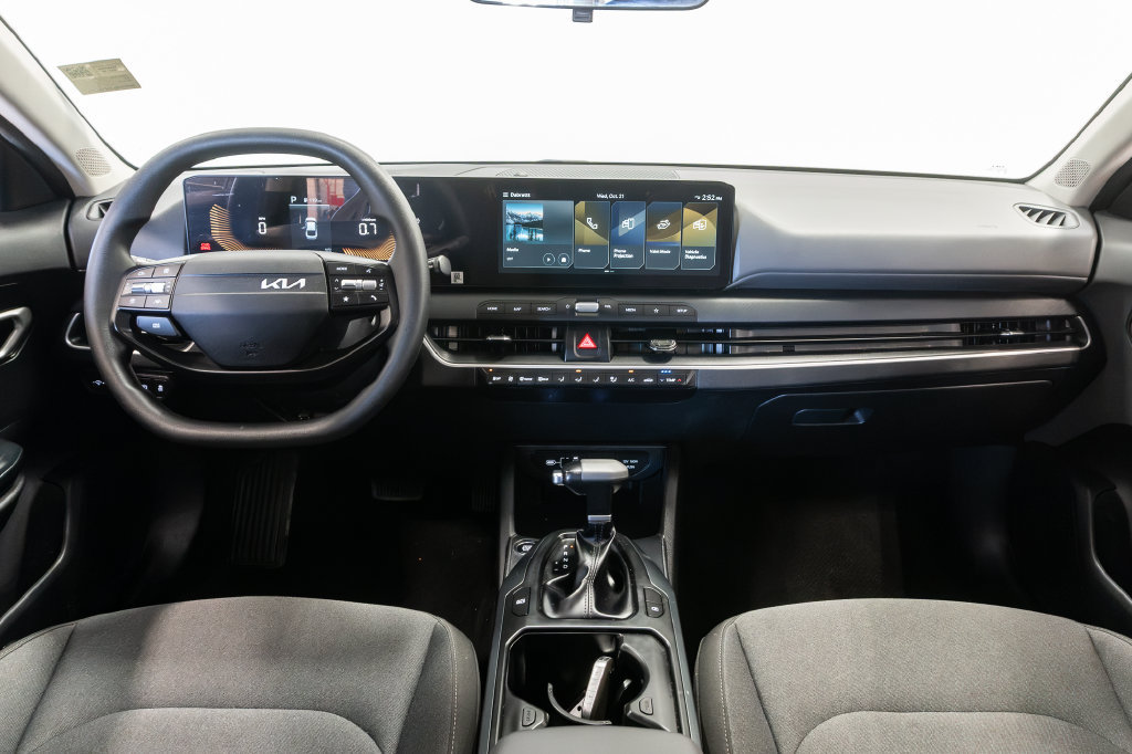 Used 2025 Kia K4 FWD image 26