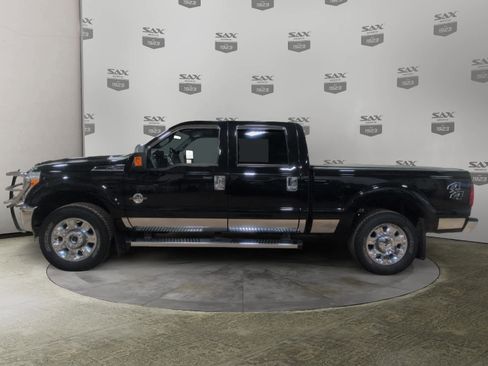 Used 2012 Ford F250 Lariat w/ Chrome Pkg image 2