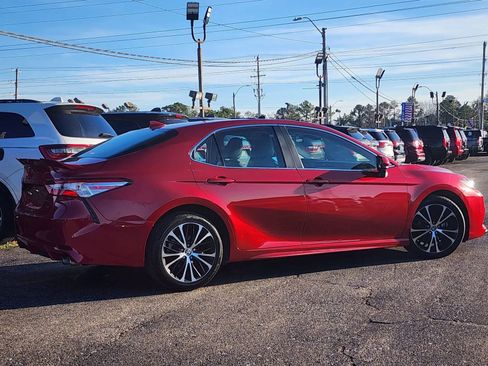 Used 2020 Toyota Camry SE image 14