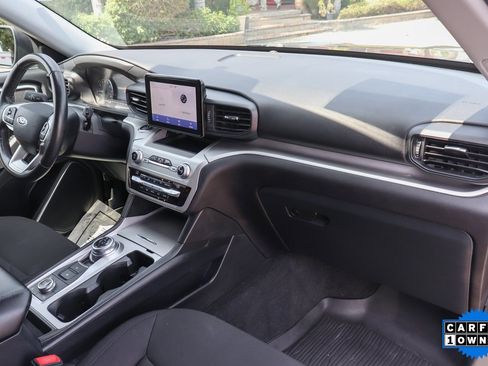 Used 2021 Ford Explorer XLT image 34