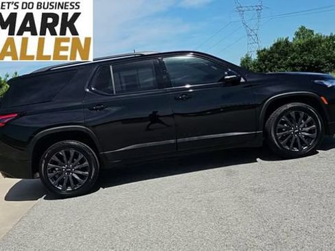 Used 2023 Chevrolet Traverse RS AWD/4WD image 9