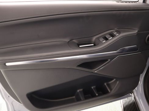 New 2026 Lincoln Navigator Premiere AWD/4WD image 17