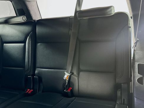 Used 2024 Chevrolet Suburban Premier image 29