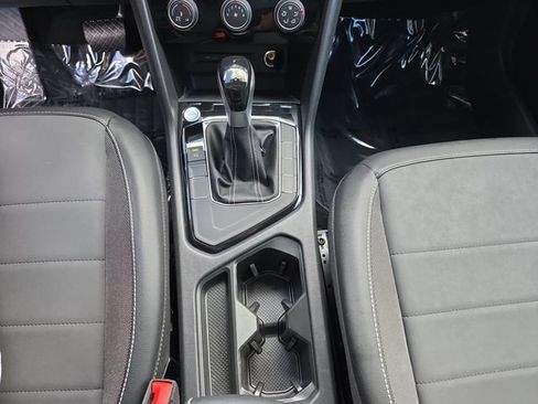 Certified 2023 Volkswagen Taos SE FWD image 18