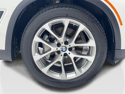 Used 2022 BMW X5 xDrive40i w/ Parking Assistance Package image 53