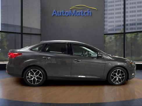 Used 2018 Ford Focus SEL image 10