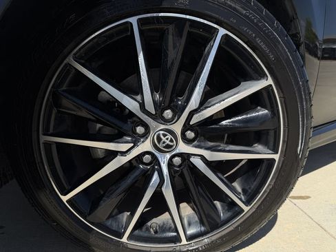 Used 2021 Toyota Camry SE FWD image 9