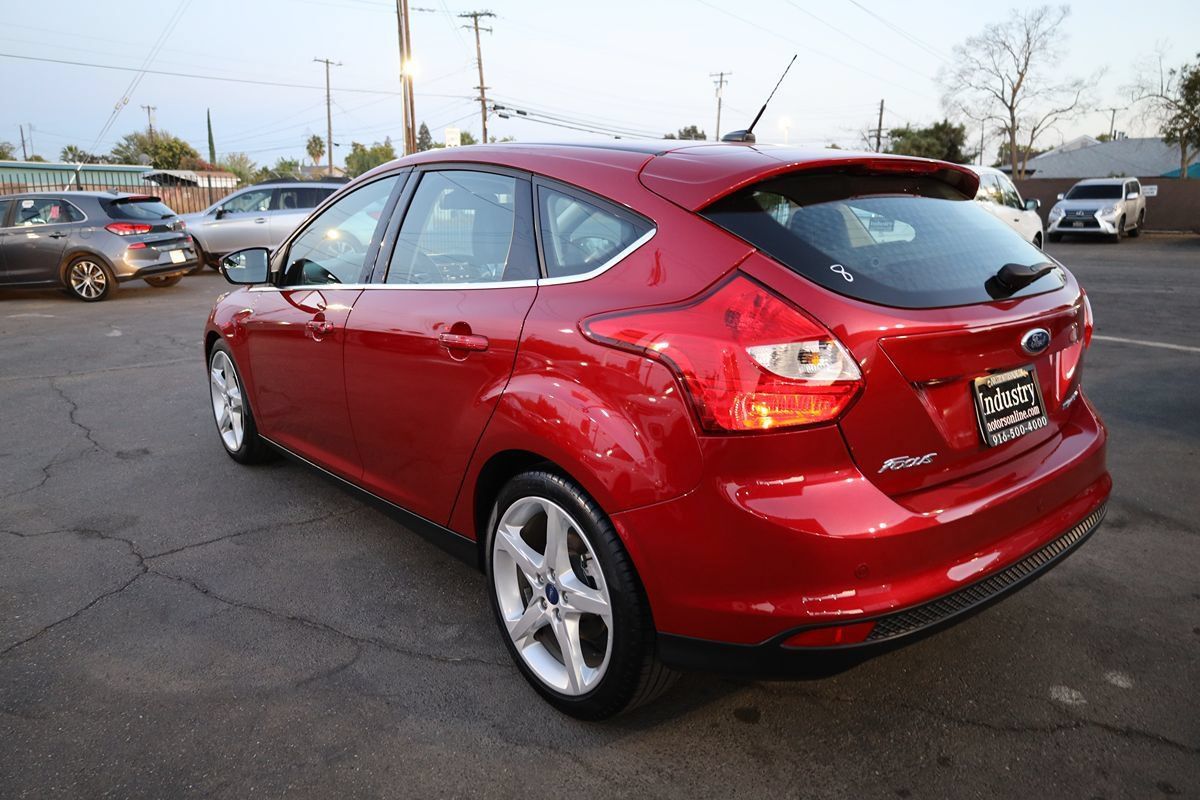 Used 2012 Ford Focus Titanium FWD image 6