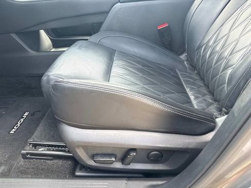 Used 2023 Nissan Rogue Platinum w/ Platinum Premium Package FWD image 25