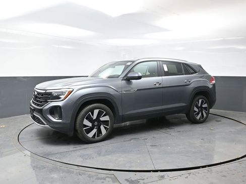 Used 2025 Volkswagen Atlas Cross Sport SE image 8