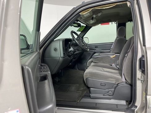 Used 2006 Chevrolet Silverado 1500 LT w/ Light Duty Power Package image 3