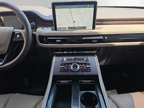 Certified 2022 Lincoln Aviator Reserve w/ Equipment Group 201A AWD/4WD image 11