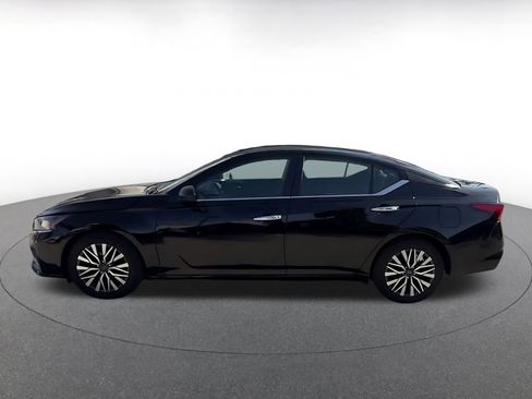 Used 2025 Nissan Altima 2.5 SV image 8
