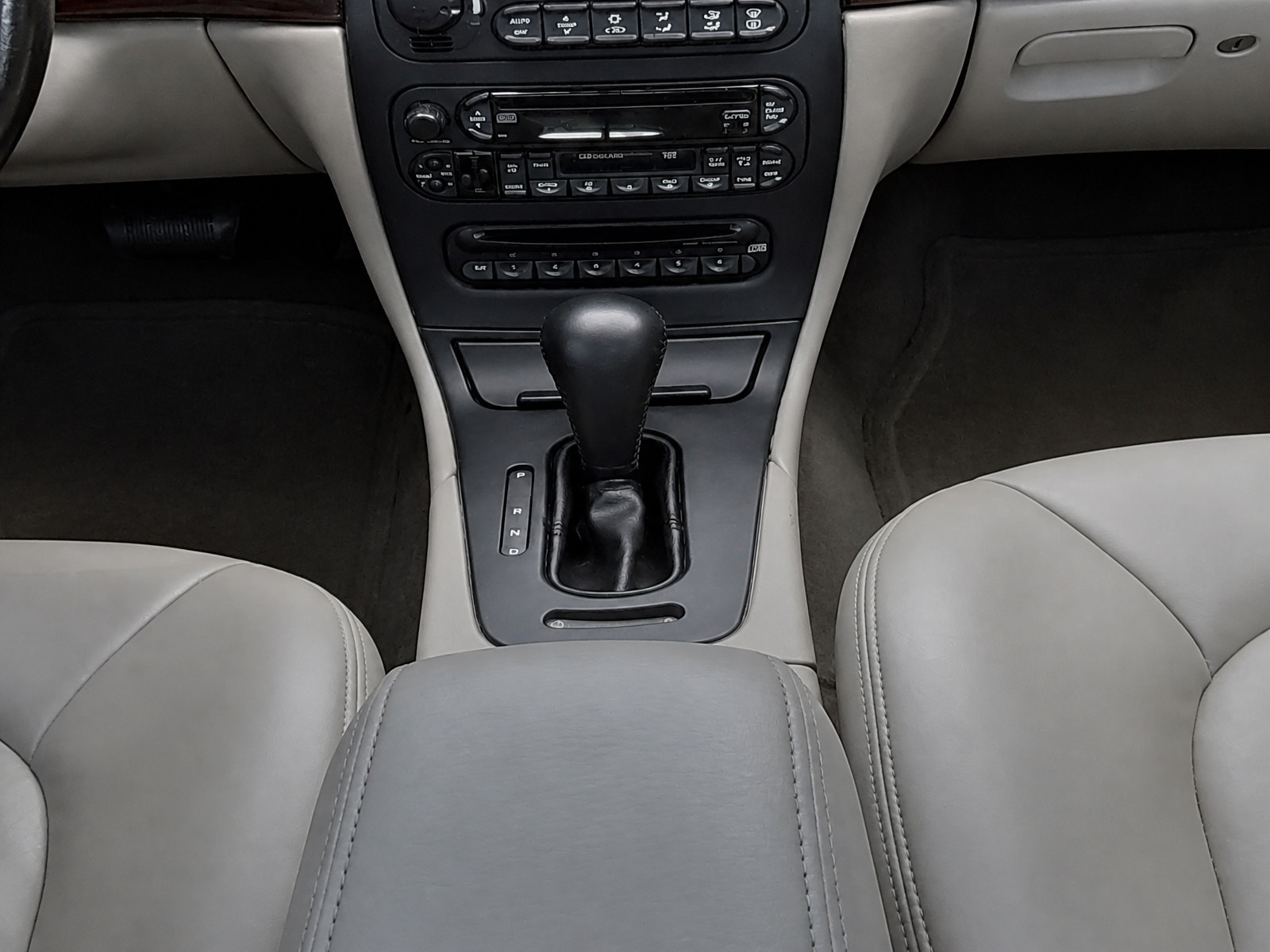Used 2004 Chrysler 300M FWD image 12