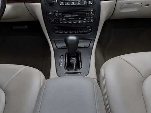 Used 2004 Chrysler 300M FWD image 12