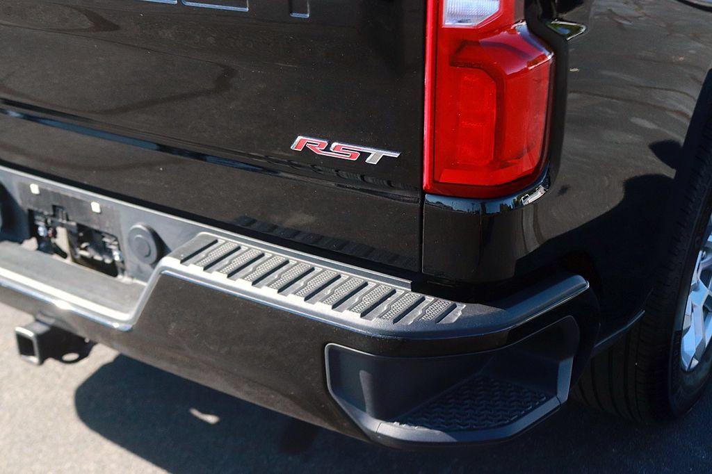 Used 2026 Chevrolet Silverado 1500 RST AWD/4WD image 9