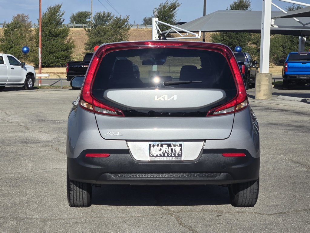 Used 2022 Kia Soul LX w/ Technology Package FWD image 7