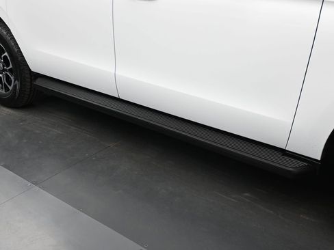 Certified 2024 Ford Expedition Max XLT image 26