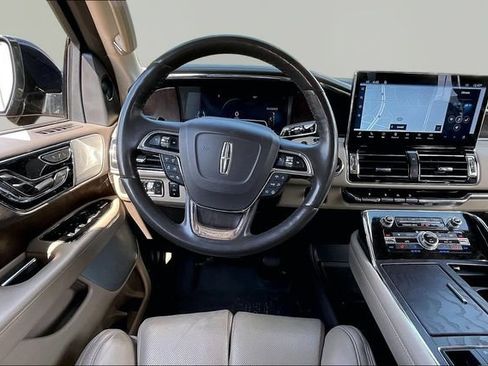 Used 2022 Lincoln Navigator L Reserve AWD/4WD image 8