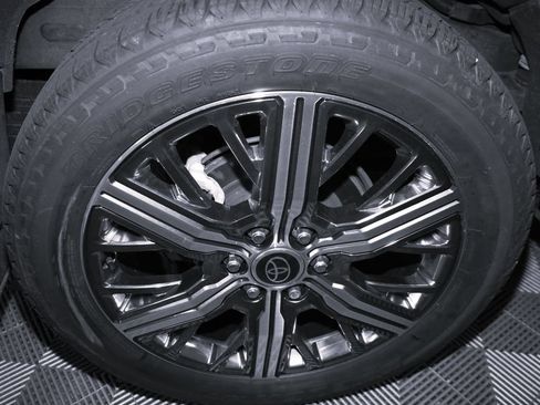 Used 2024 Toyota Sequoia Capstone AWD/4WD image 7