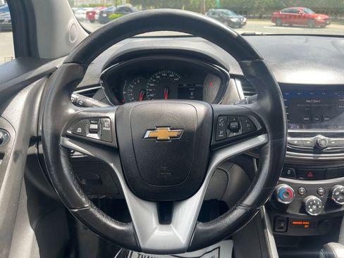 Used 2022 Chevrolet Trax LT w/ Driver Confidence Package AWD/4WD image 20