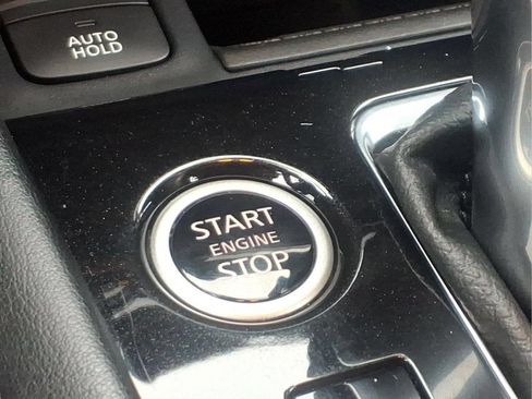 Used 2021 Nissan Kicks SV FWD image 17