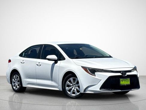 Used 2021 Toyota Corolla LE FWD image 2