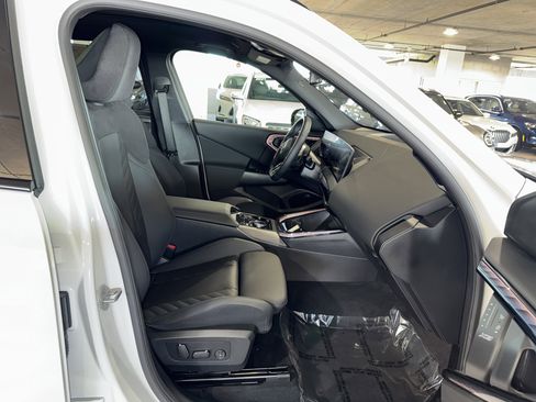 Certified 2025 BMW X3 xDrive30i w/ M Sport Package image 10