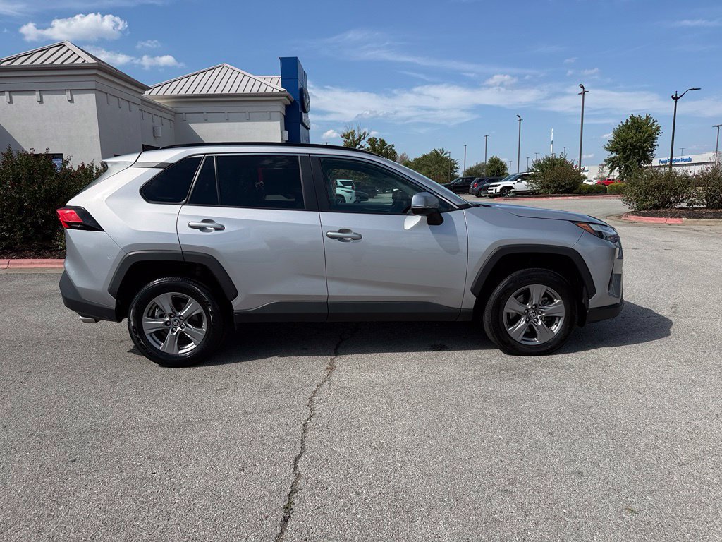Used 2024 Toyota RAV4 XLE FWD image 8