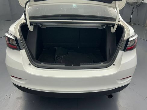 Used 2017 Toyota Yaris iA FWD image 12