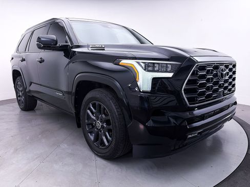 Used 2024 Toyota Sequoia Platinum AWD/4WD image 11