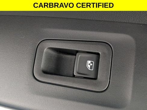 Used 2022 Volkswagen Taos SE AWD/4WD image 32