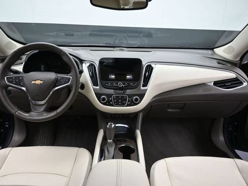 Used 2020 Chevrolet Malibu LT w/ Leather Package FWD image 20