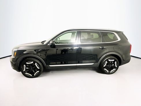 Used 2025 Kia Telluride S FWD image 4