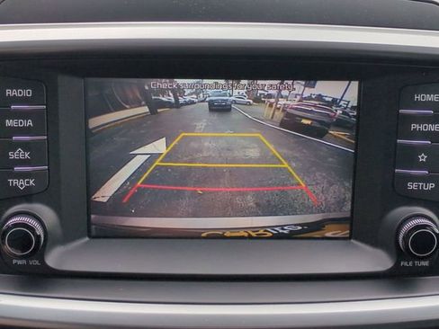 Used 2019 Kia Sorento FWD image 18
