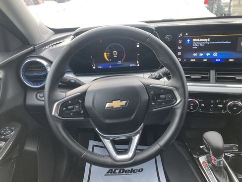 Used 2024 Chevrolet Trax LT w/ Driver Confidence Package image 12