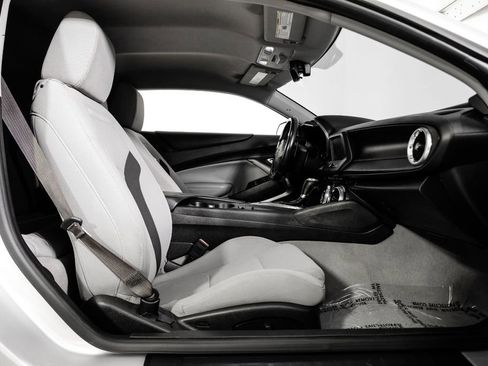 Used 2017 Chevrolet Camaro LT image 31