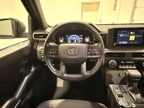 Used 2025 Toyota Tacoma SR5 AWD/4WD image 28