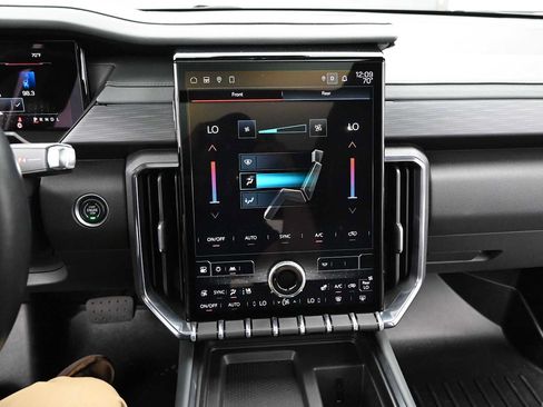 Used 2024 GMC Acadia AT4 w/ Super Cruise Package AWD/4WD image 18