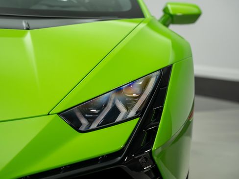 Used 2024 Lamborghini Huracan Tecnica RWD image 10