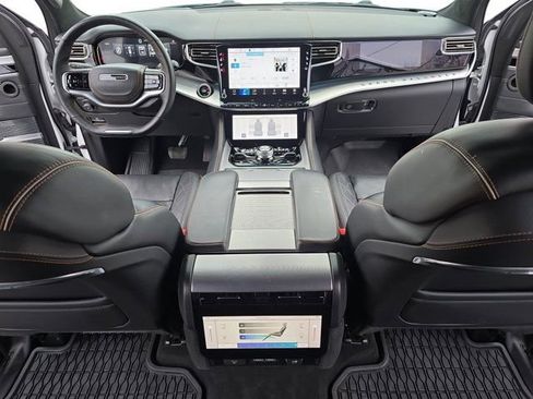 Used 2023 Jeep Grand Wagoneer L Series III image 9