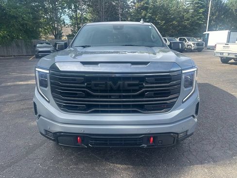 Used 2024 GMC Sierra 1500 AT4 w/ AT4 Premium Package AWD/4WD image 3