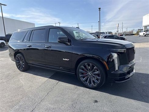 Used 2025 Cadillac Escalade ESV V image 7