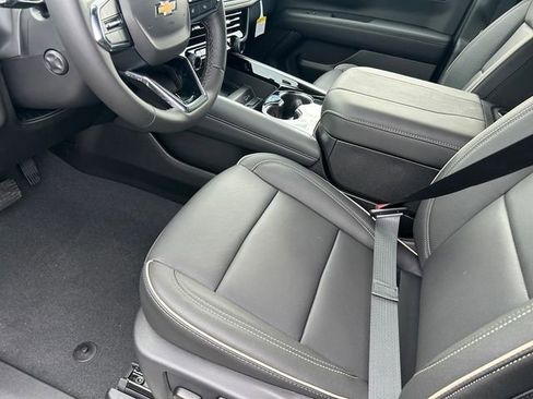 New 2026 Chevrolet Suburban Premier image 11