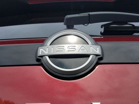 Used 2023 Nissan Pathfinder Platinum w/ Cargo Package AWD/4WD image 8