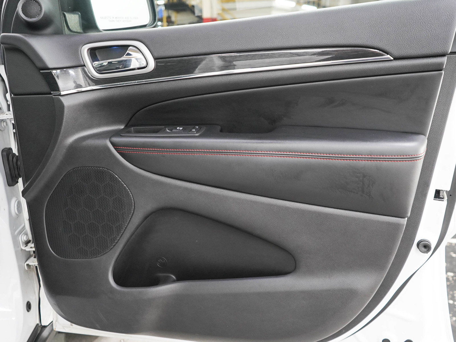 Used 2018 Jeep Grand Cherokee Trailhawk w/ Trailhawk Luxury Group AWD/4WD image 9