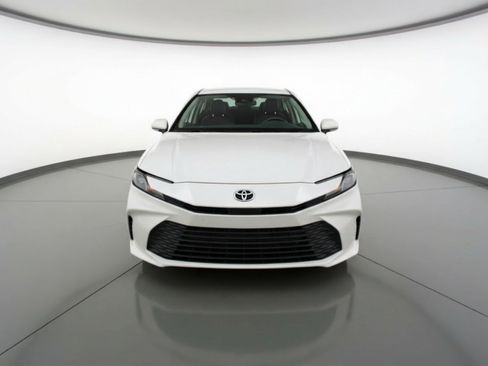 Used 2025 Toyota Camry LE image 2